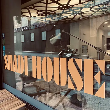 酒店 Shadi House 2*