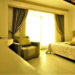 فندق Shadi House 2*
