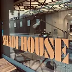 فندق Shadi House 2*