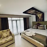 Shadi House 2*